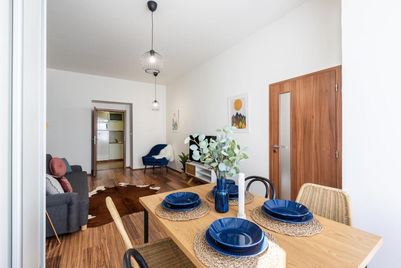 10 Min City Centre 5 People Apartment, Free Coffee Prag Dış mekan fotoğraf
