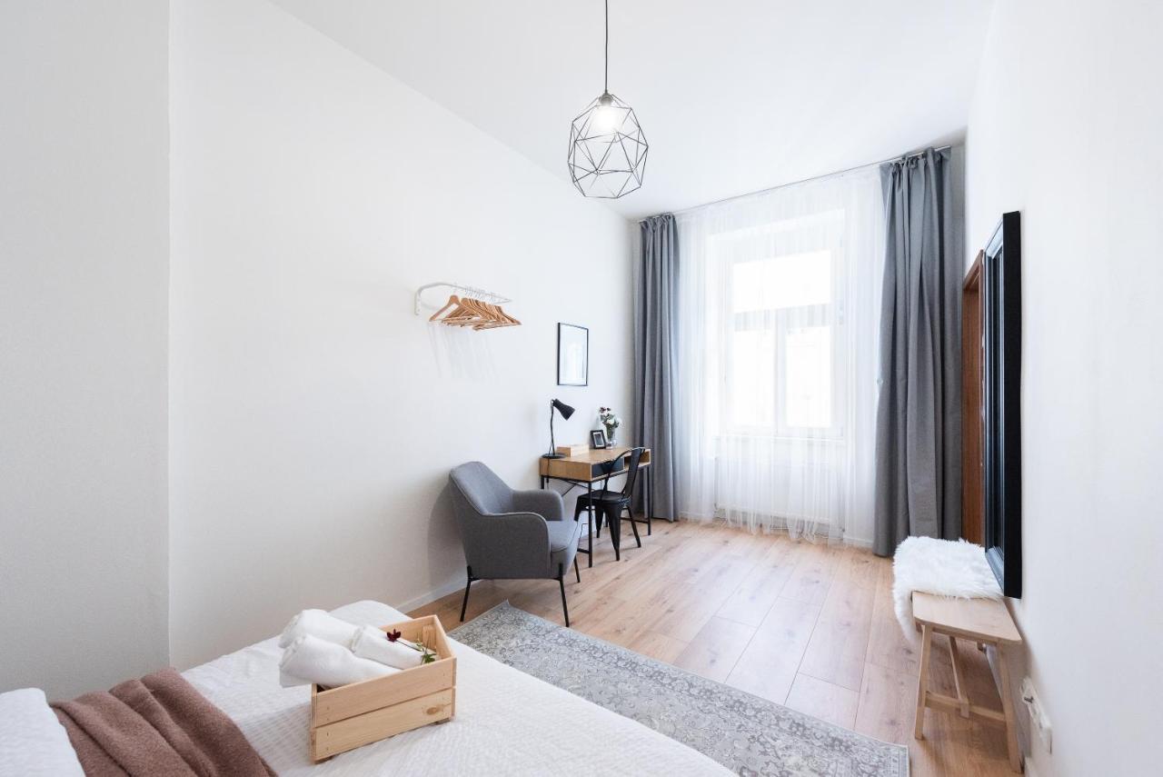 10 Min City Centre 5 People Apartment, Free Coffee Prag Dış mekan fotoğraf