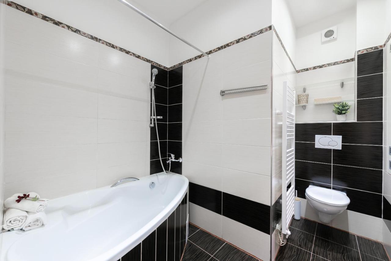 10 Min City Centre 5 People Apartment, Free Coffee Prag Dış mekan fotoğraf